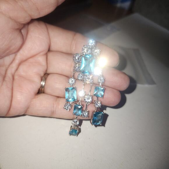 VINTAGE DANGLE CONVERTIBLE BROOCH PIN OR NECKLACE CHARM BEAUTIFUL - Picture 2 of 3